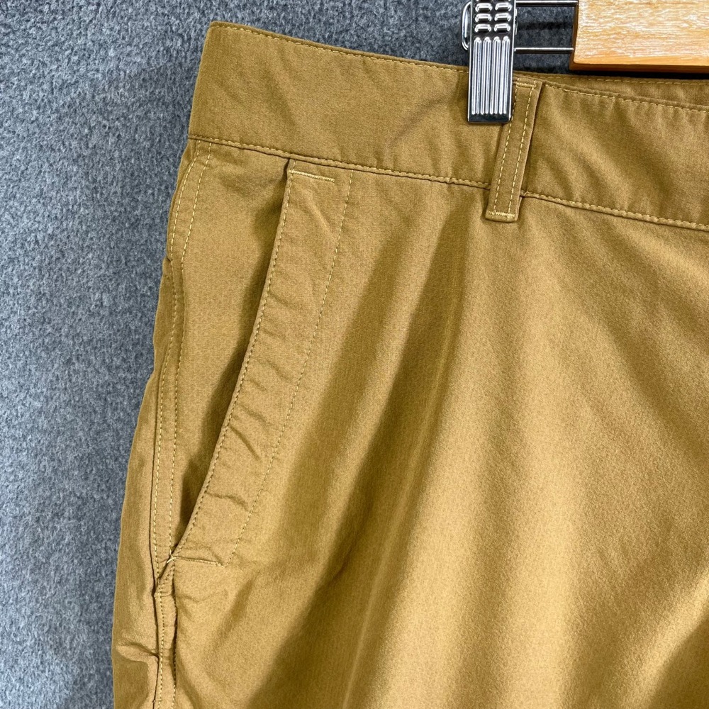 The North Face Mens Khaki Shorts Zip Pocket Outdoor Casual Size 38 - Picture 3 of 14